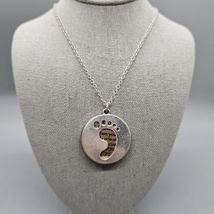 Footprints necklace 😍